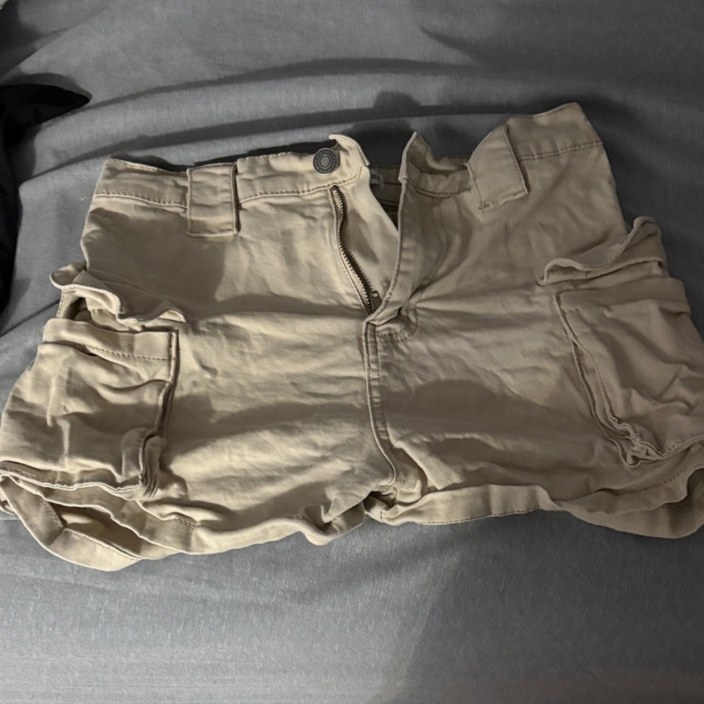 Ardene Beige Cargo Shorts for Women - Picture 2 of 2